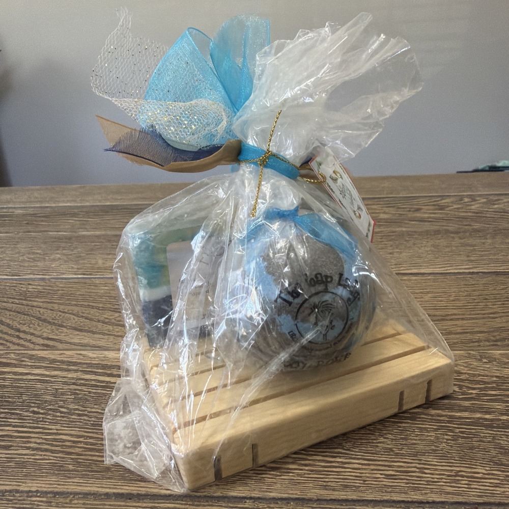 The Soapβ Lady Holiday Gift Set Bath Bomb & Bar Soap Handcrafted In Utah